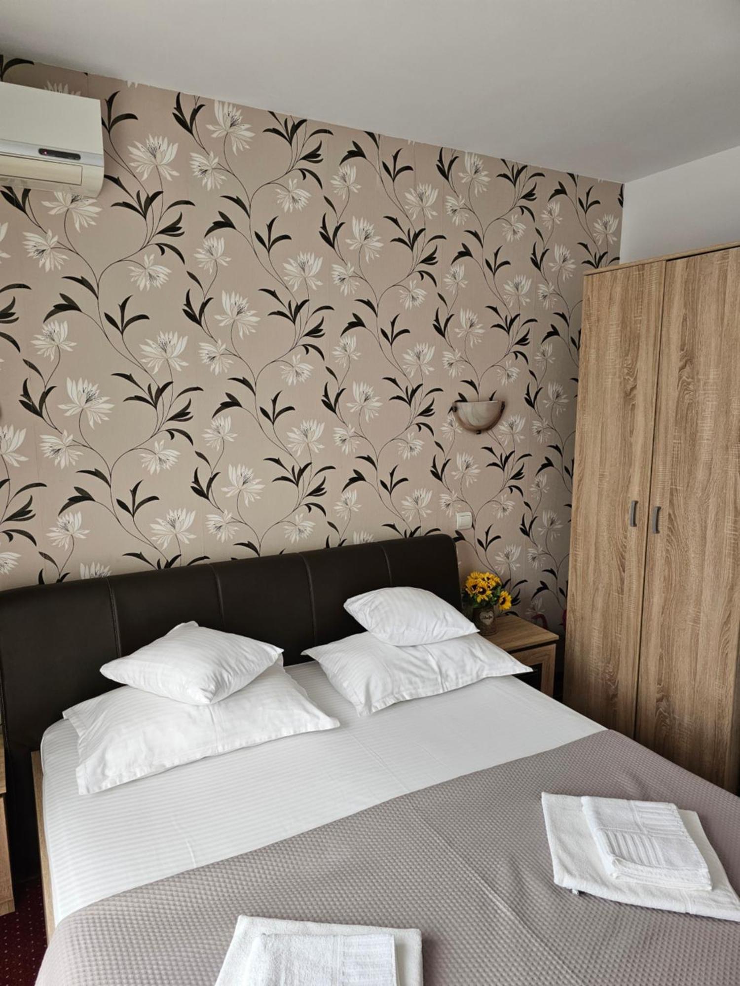 Casa Amiral Hotel Sulina Buitenkant foto